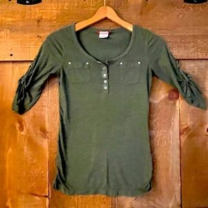 Union bay olive green long sleeved button tshirt